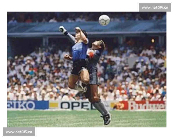 绿茵岁月里的巅峰瞬间与永恒记忆足球经典回顾全景再现传奇对决 - 副本 (2) 绿茵岁月里的巅峰瞬间与永恒记忆足球经典回顾全景再现传奇对决 - 副本 (2)